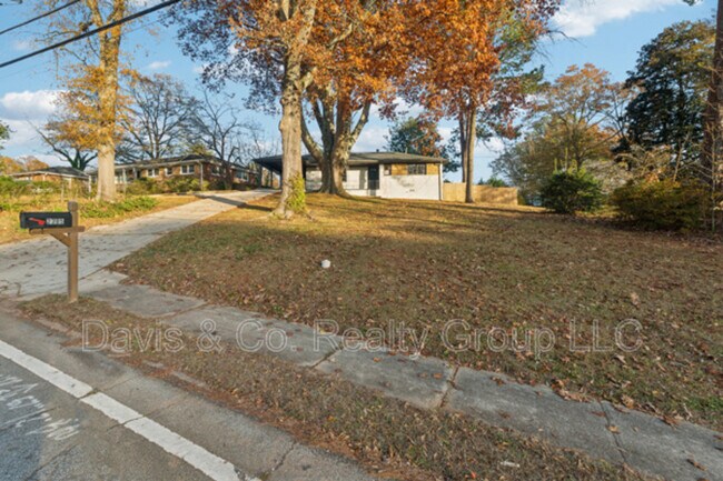 Foto del edificio - 2385 Tilson Rd