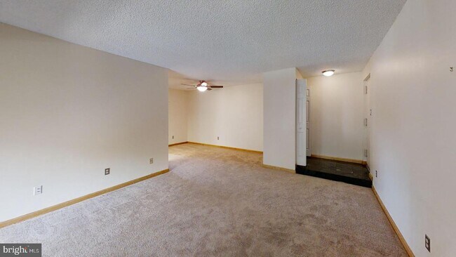 Building Photo - 10200 Bushman Dr