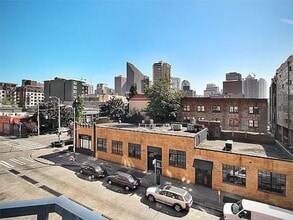 Building Photo - 2415 2nd Ave
