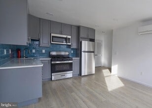 Building Photo - 958 Mt Olivet Rd NE