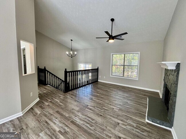 Foto del edificio - 275 Thorn Brook Cir