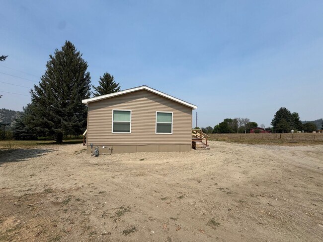 Building Photo - 1 Dolan Ln