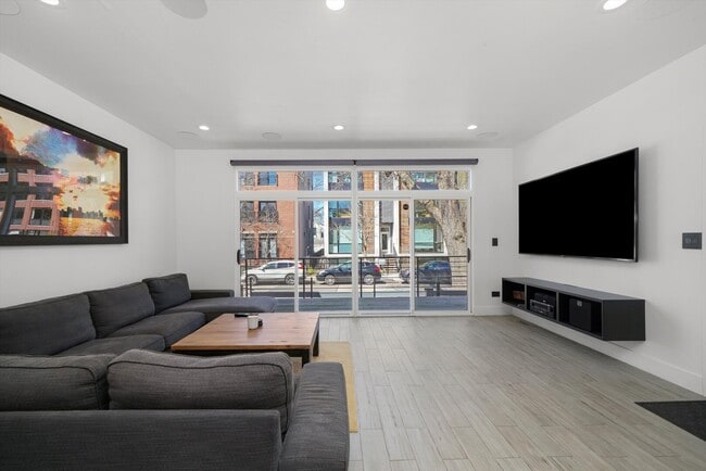 Foto del edificio - 2915 W Lyndale St
