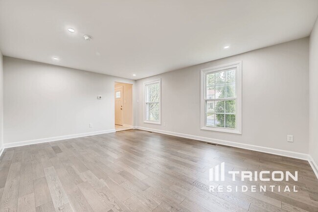 Foto del edificio - 9833 Branchleigh Rd