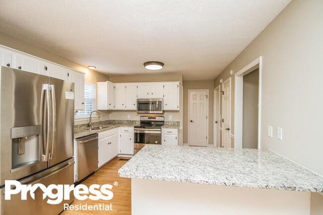 Building Photo - 2814 Meadowhill Dr