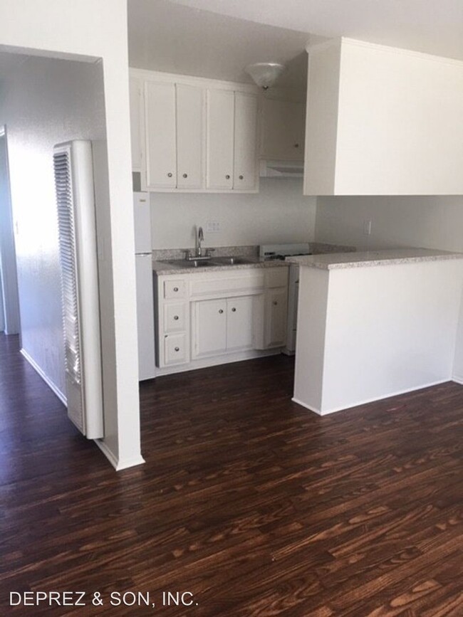 Building Photo - 901 Palmbrook Dr