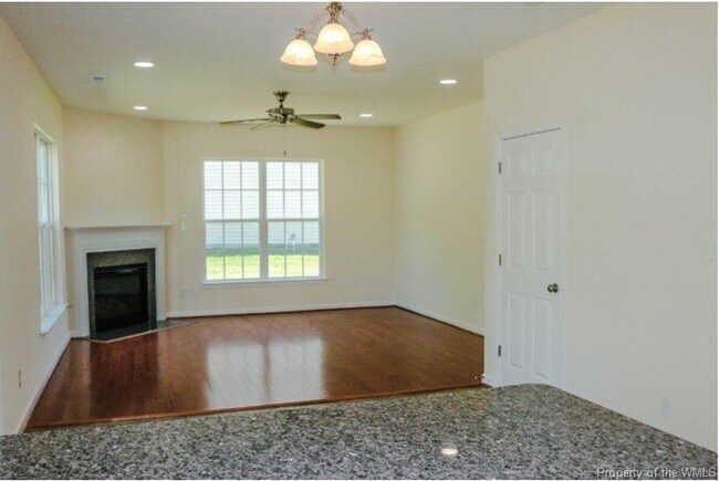 Foto del edificio - 107 Seasons Walk Ct