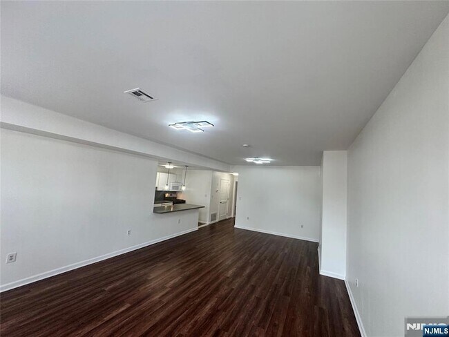 Foto del edificio - 225 Halladay St
