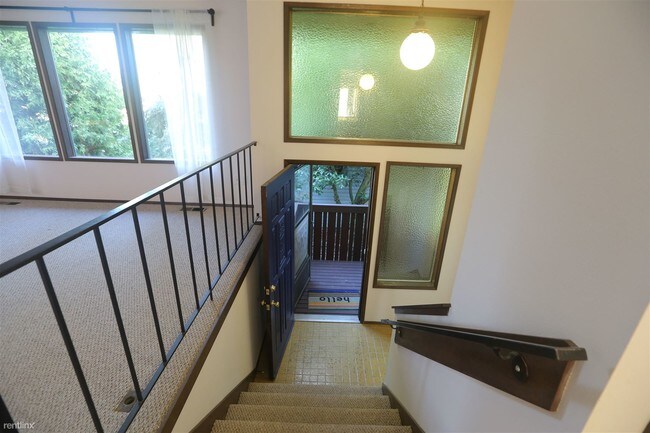 Building Photo - 736 N 104th St