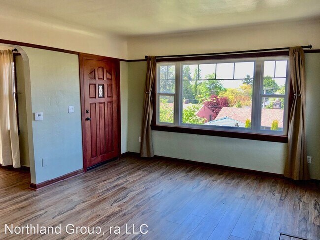 Building Photo - 3 br, 2 bath House - 2652 48th Ave SW