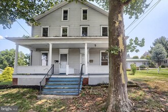 Building Photo - 117 3rd St
