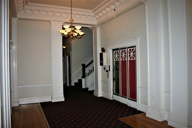 Building Photo - 795 Geary St