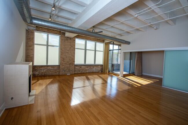 Building Photo - 1800 Ridge Ave