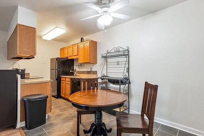 Foto del edificio - 850 W Moorhead Cir