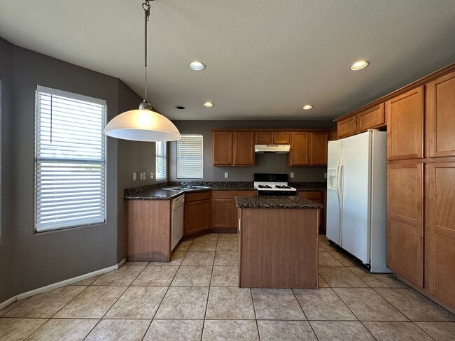 Building Photo - DESERT CANYON-PHASE 1A