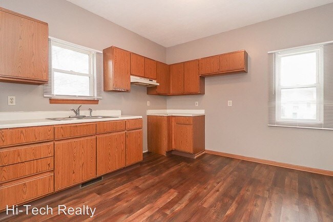 Building Photo - 3 br, 1.5 bath House - 642 Lake Ave