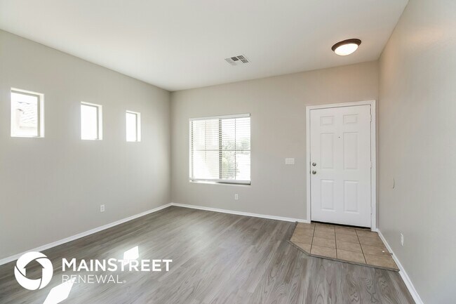 Building Photo - 3618 W Vineyard Rd