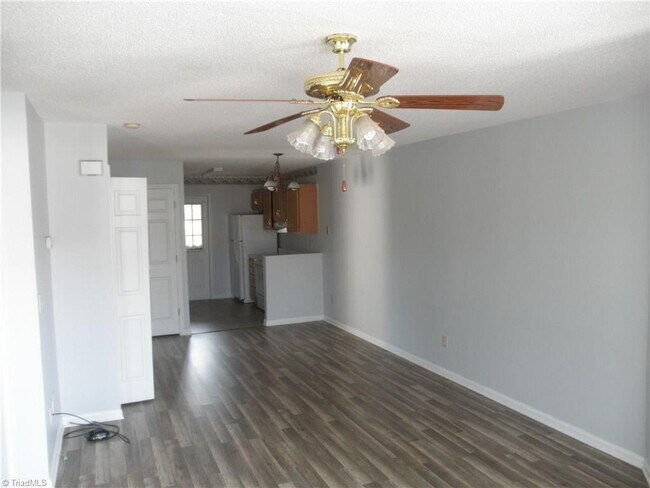 Building Photo - 2 bed 2 bads Condo!! Coming this June, 2023!