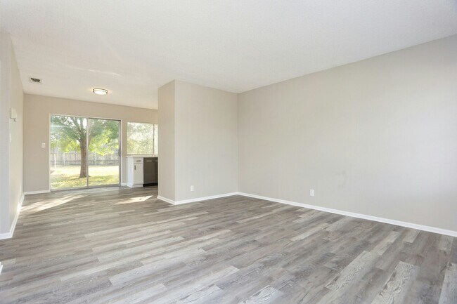 Building Photo - 7306 Glen Hart