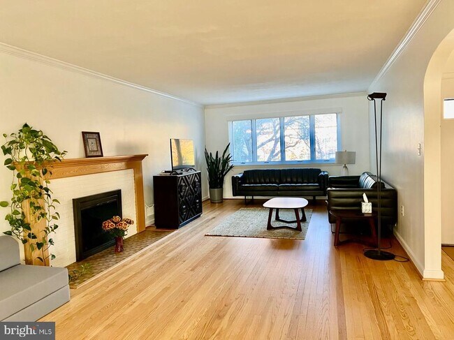 Foto del edificio - 5912 Onondaga Rd