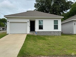 Building Photo - 802 Schley