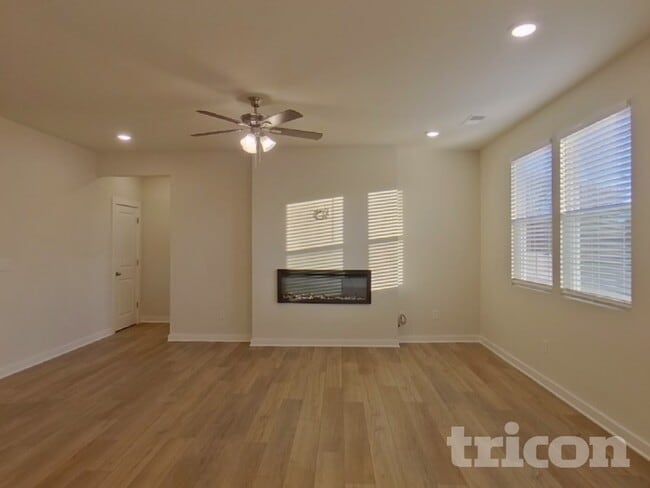 Building Photo - 2508 Blue Sky Mdws Dr