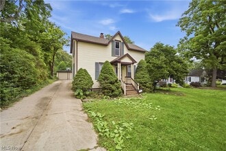 Building Photo - 6917 Daisy Ave