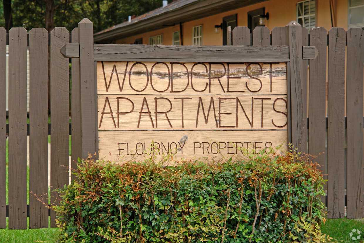 Foto del edificio - Woodcrest Apartments