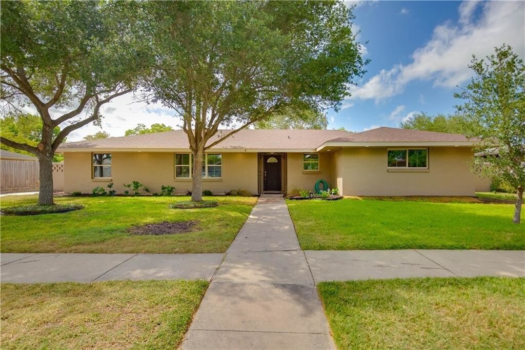 Primary Photo - 326 Dolphin Pl