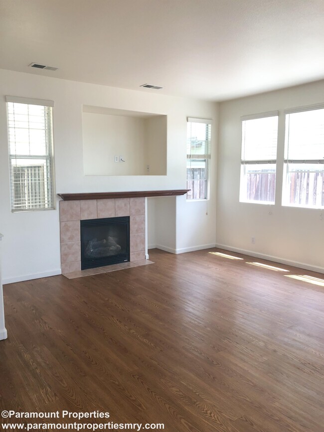 Building Photo - 279 Azalea Pl