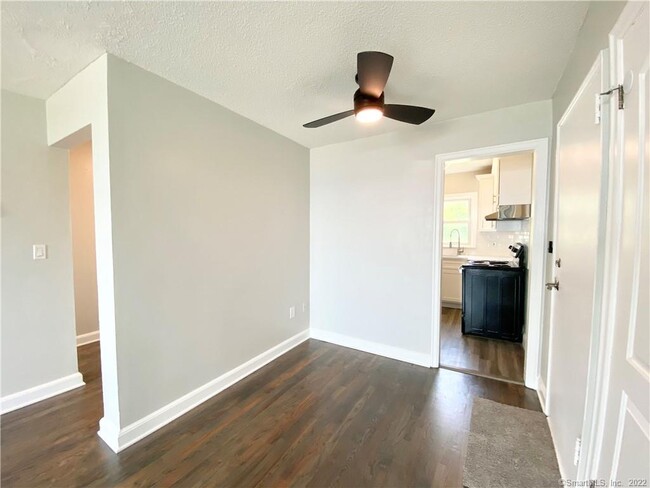 Building Photo - 208 Point Beach Dr