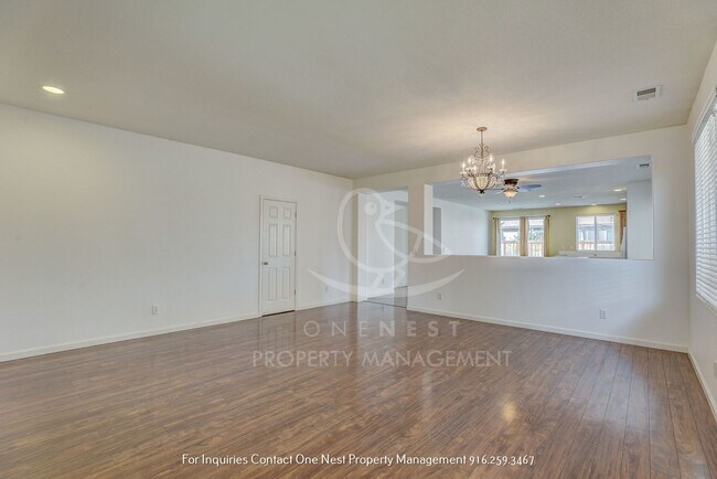 Building Photo - 3 bedroom, 2 bathroom Charming Plumas Lake...