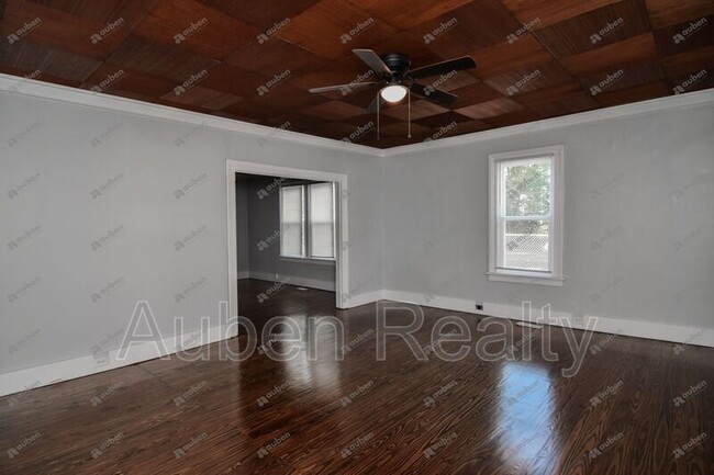 Foto del edificio - 1744 Walker St