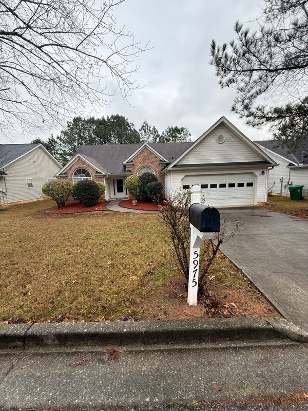 Foto del edificio - 5975 Hillvale Trail