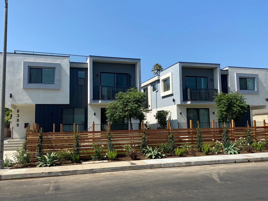 8391 Dunbarton Ave, Los Angeles, CA 90045 Townhome Rentals in Los