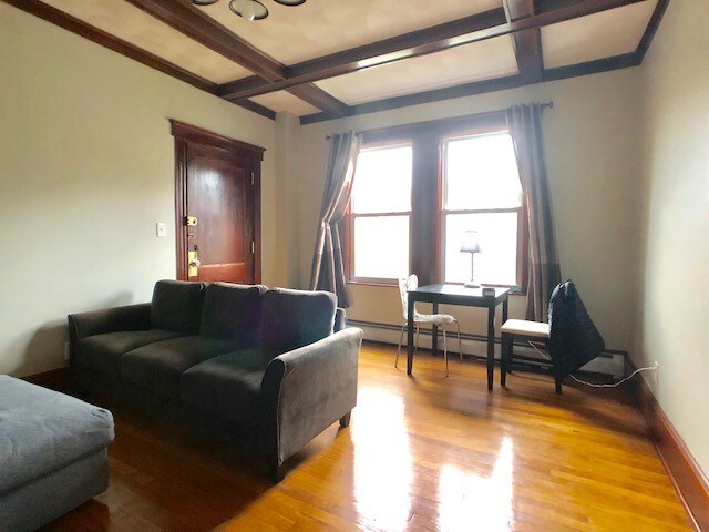 Foto del edificio - 1738 Commonwealth Ave