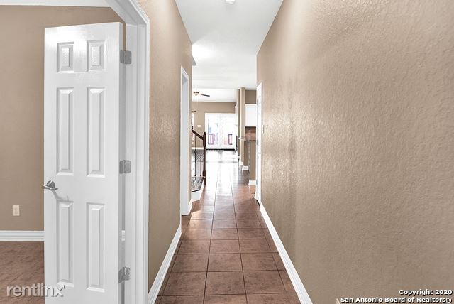 Building Photo - 5 br, 3 bath House - 305 Fritz Way