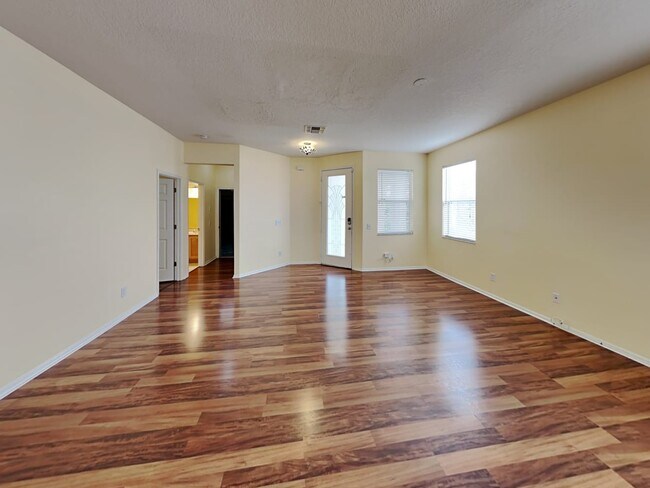 Building Photo - 2442 Silvermoss Dr