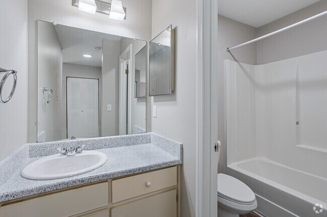 1BR, 1BA - 800SF - Bathroom - Quail Ridge Apartments