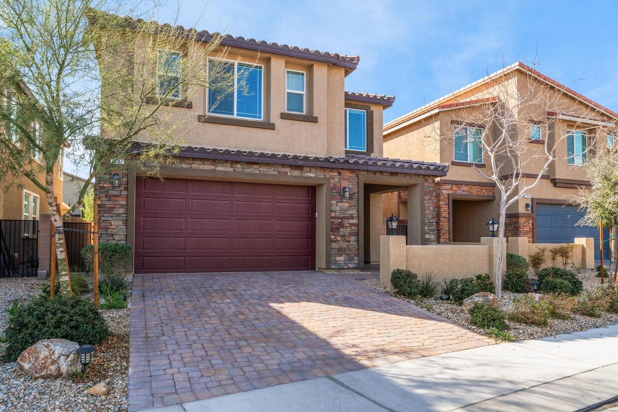 Primary Photo - 7737 Wishbone Falls St