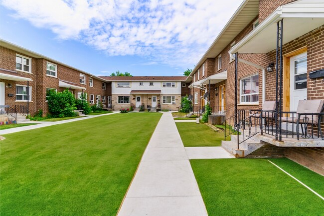 Photo du bâtiment - Glenwood Park Townhomes