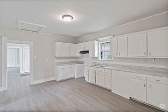 Building Photo - 3309 Cedar Ave SW