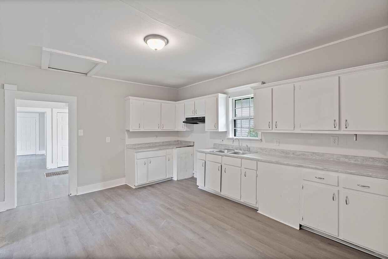 NEW INVENTORY! $0 SECURITY DEPOSIT REQUIR... - NEW INVENTORY! $0  SECURITY DEPOSIT REQUIR...