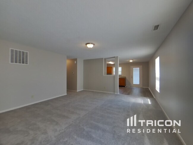 Foto del edificio - 3423 Summer Breeze Cir