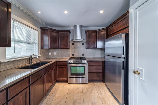 Foto del edificio - 7302 Kenwell St