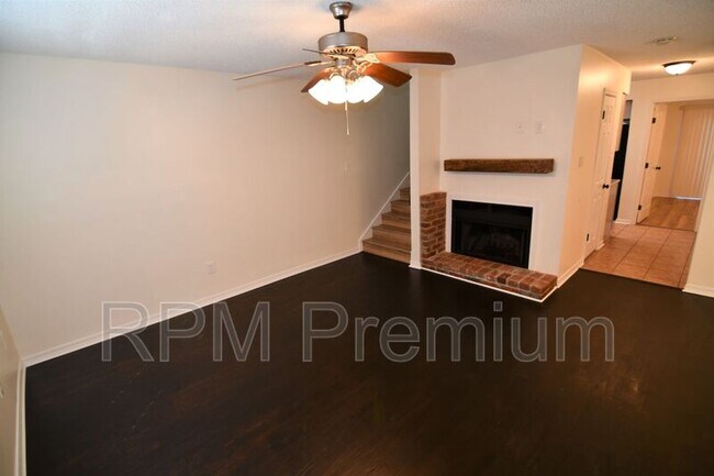 Building Photo - 6212 Stumberg Ln