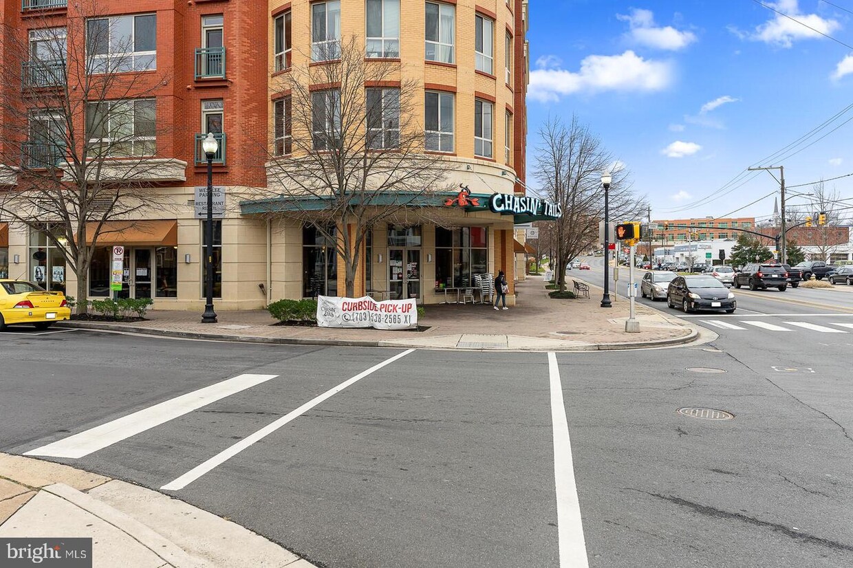 Primary Photo - 2200 N Westmoreland St