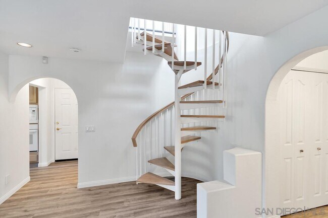 Foto del edificio - 2848 Torrey Pines Rd