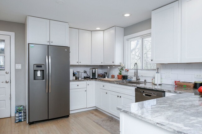 Foto del edificio - 3309 York Rd