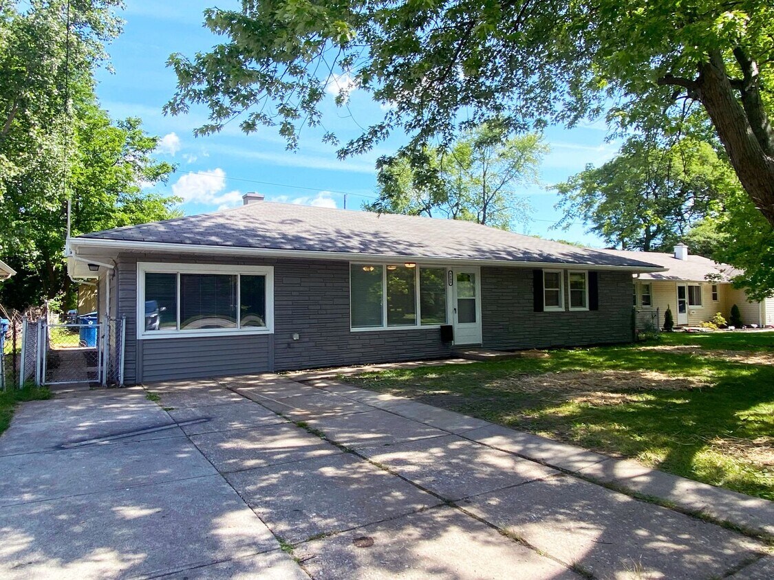 Primary Photo - 3 Bed - 1 Bath Colonial for Rent in Parma ...
